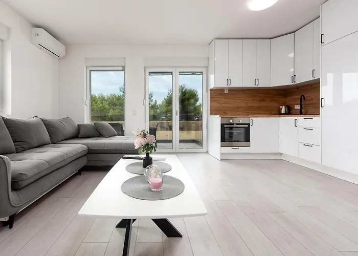 In With Heated Swimming Pool شقة *