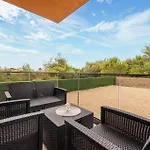 Апартаменты In With Heated Swimming Pool